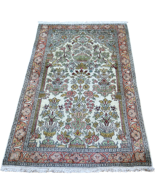 Tappeto Argo avorio 157x88 cm con disegni floreali in corridoio raffinato