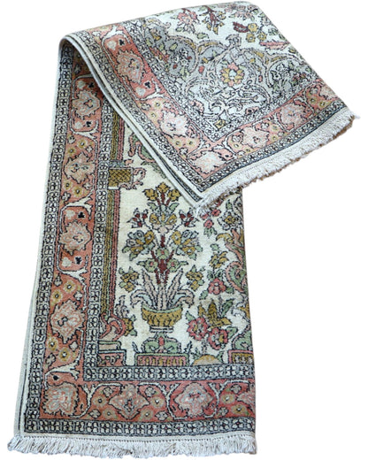 Tappeto persiano avorio con dettagli rosa e verde 157x88 cm per soggiorno