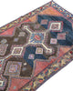 Tappeto Bakhtiyari 238x105 cm in lana con motivi ornamentali e bordure persiane.