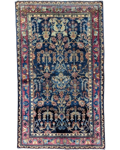 Tappeto Farahan Antico 141x83 cm annodato a mano con motivi floreali e albero della vita stilizzato.