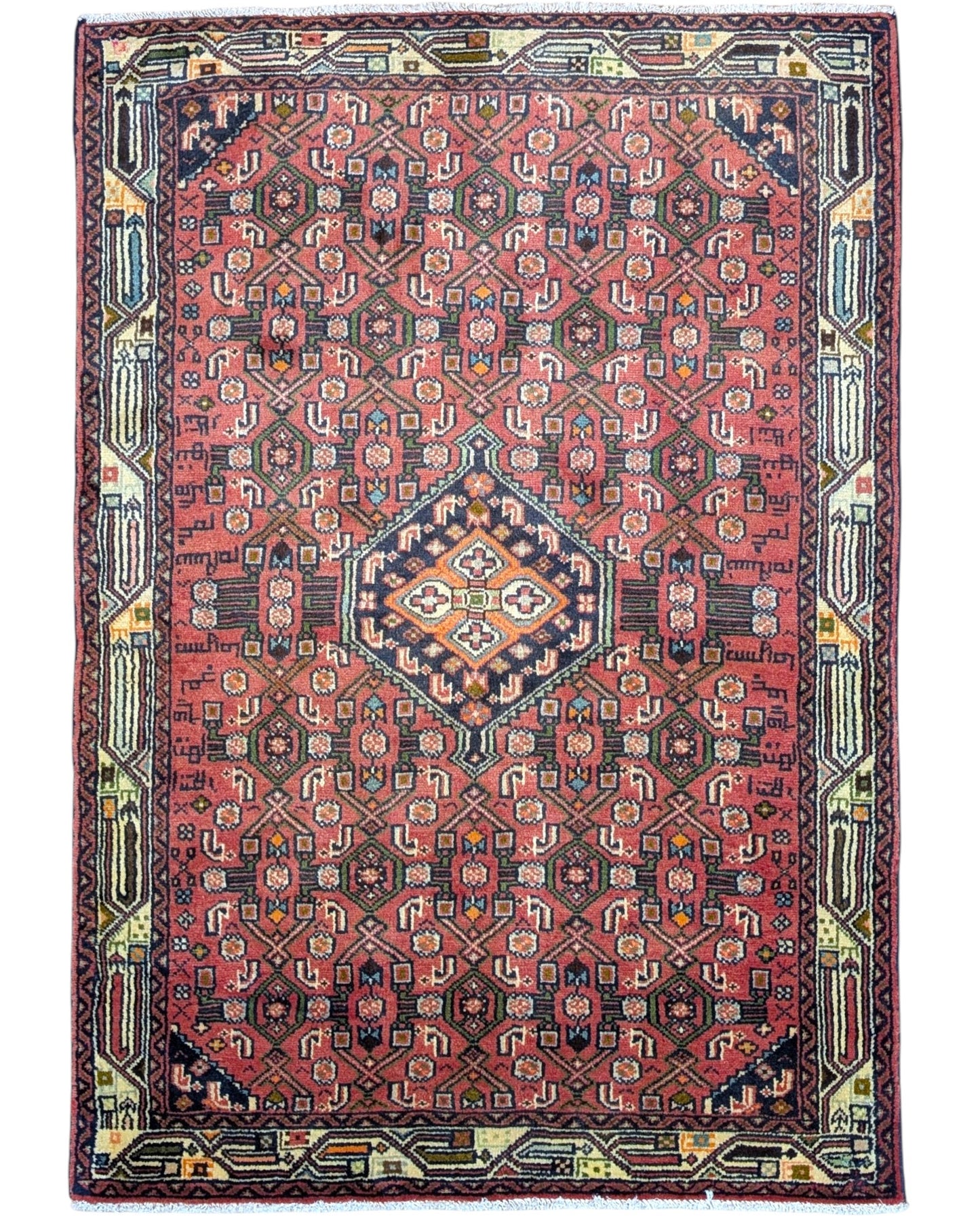 Tappeto persiano 150x106 cm rosso con motivi geometrici in soggiorno elegante