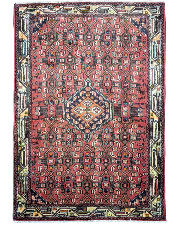 Tappeto persiano 150x106 cm rosso con motivi geometrici in soggiorno elegante