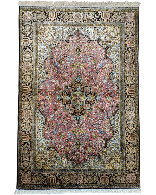 Tappeto 160x107 cm rosso e blu con motivo floreale in soggiorno elegante