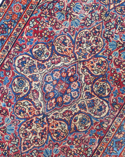 Tappeto Liliyan 180x50 cm con elegante medaglione centrale e motivi ornamentali persiani.