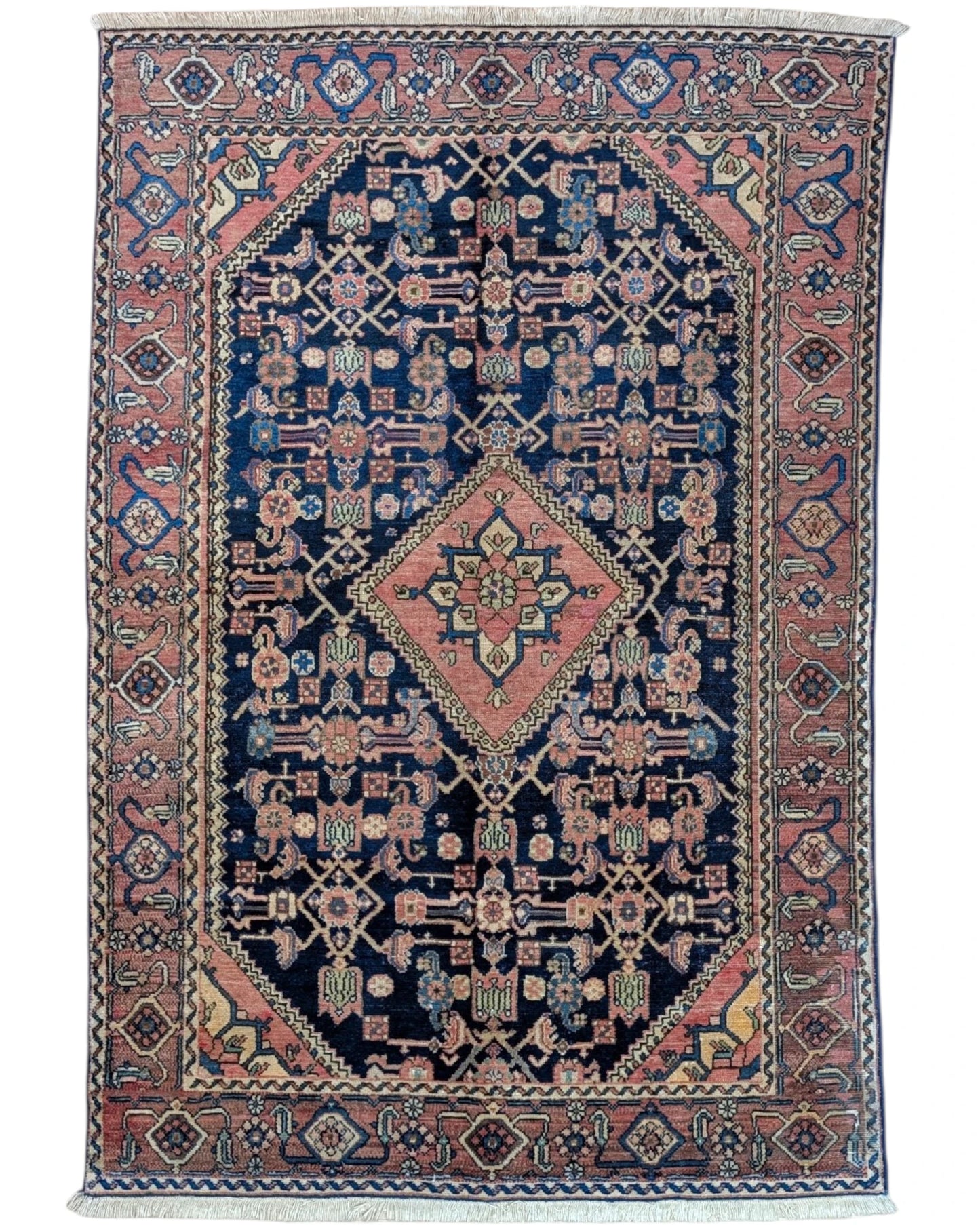 Tappeto Malayer Antico 191x132 cm annodato a mano con medaglione romboidale su fondo blu scuro.