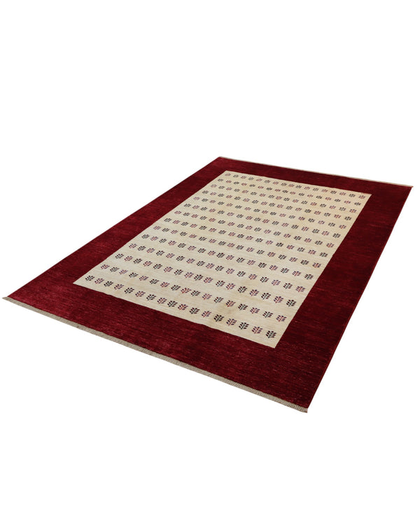 Tappeto moderno 278x197 cm Persia con bordo bordeaux e pannello centrale avorio a motivi geometrici, annodato a mano in lana naturale.