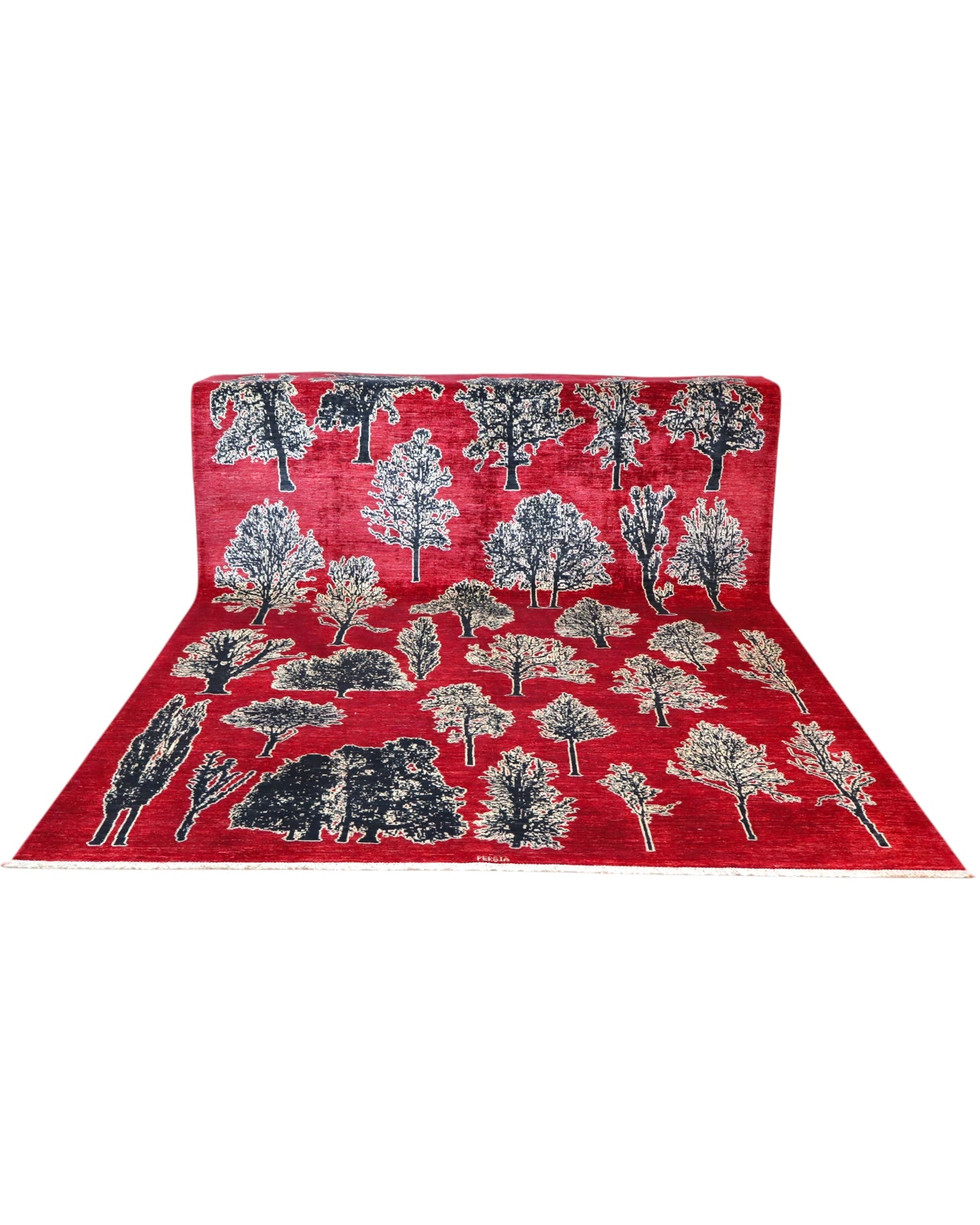 Tappeto moderno persiano 352x257 cm, annodato a mano, alberi stilizzati in varie forme su fondo rosso rubino, lana tinta vegetale, certificato incluso.
