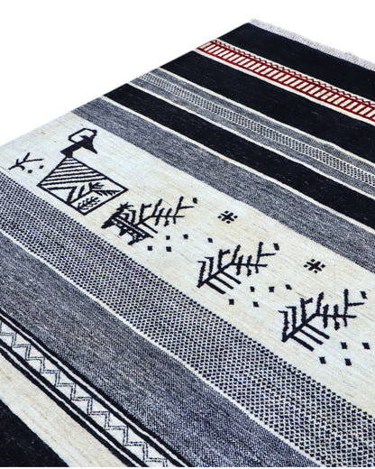 Tappeto Moderno 291x205 cm con fasce in nero, grigio e avorio e motivi stilizzati pastorali, tramato ed annodato a mano, provenienza 