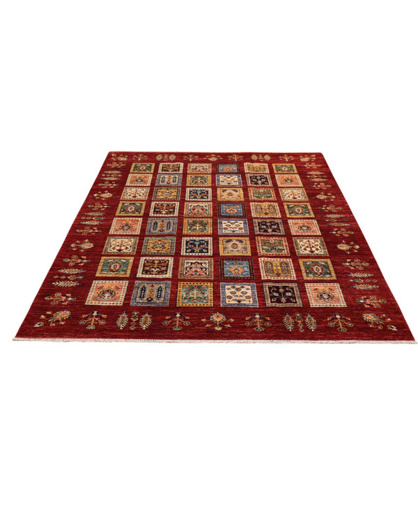 Tappeto Farahan “Fornelli” 241x180 cm, annodato a mano in Afghanistan, motivo a griglia con quadrati multicolore su fondo rosso intenso, lana tinta vegetale, certificato di autenticità.