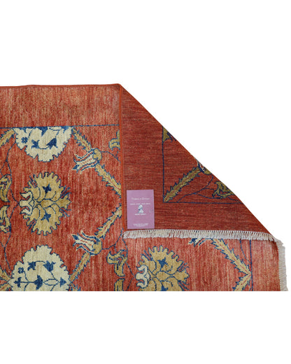 Tappeto contemporaneo 238x208 cm, fondo color mattone con motivi floreali e geometrici giallo/beige e blu, annodato a mano in Afghanistan, lana tinta vegetale, certificato di autenticità.