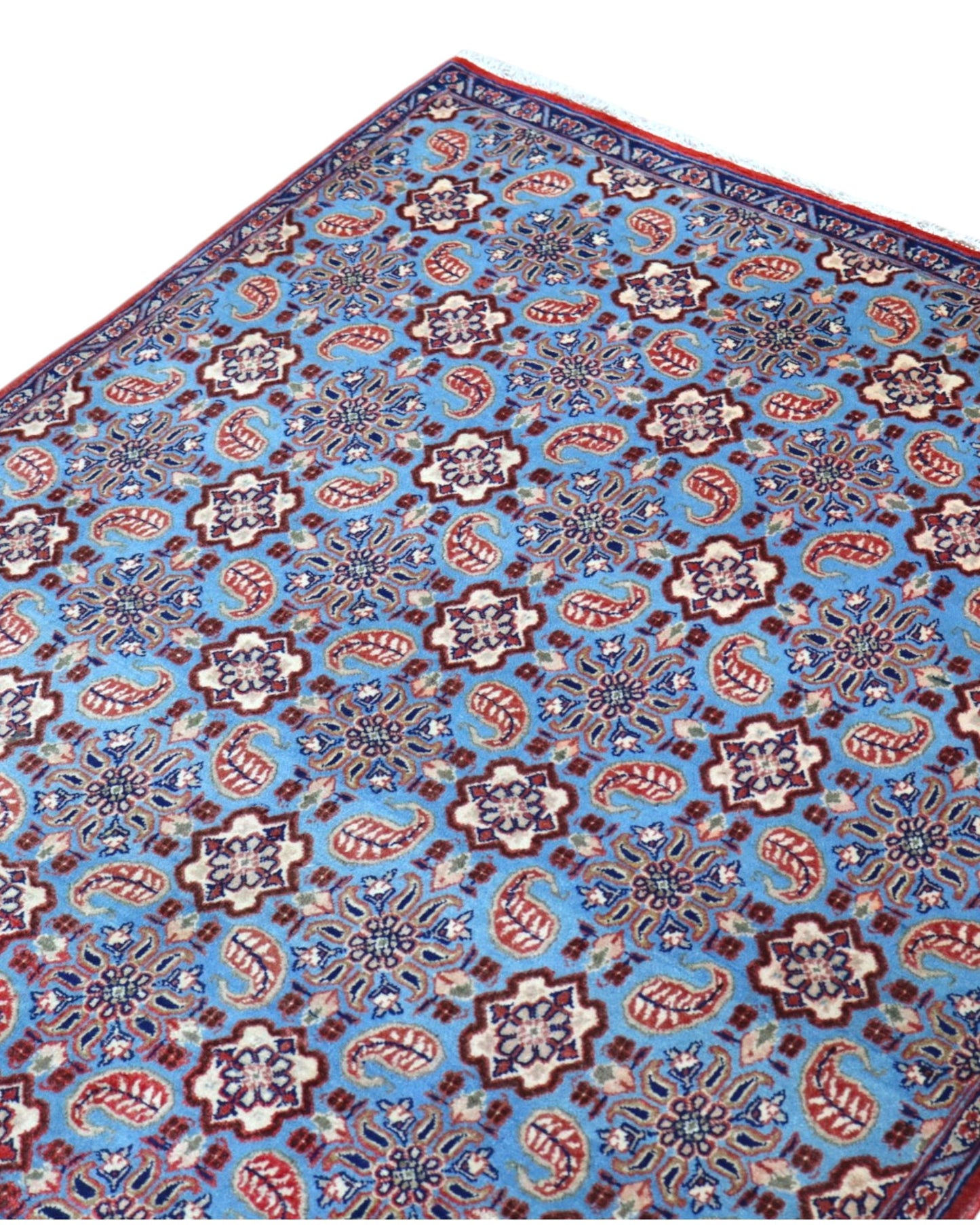 Tappeto elegante 151x107 cm azzurro stile persiano in spazio moderno