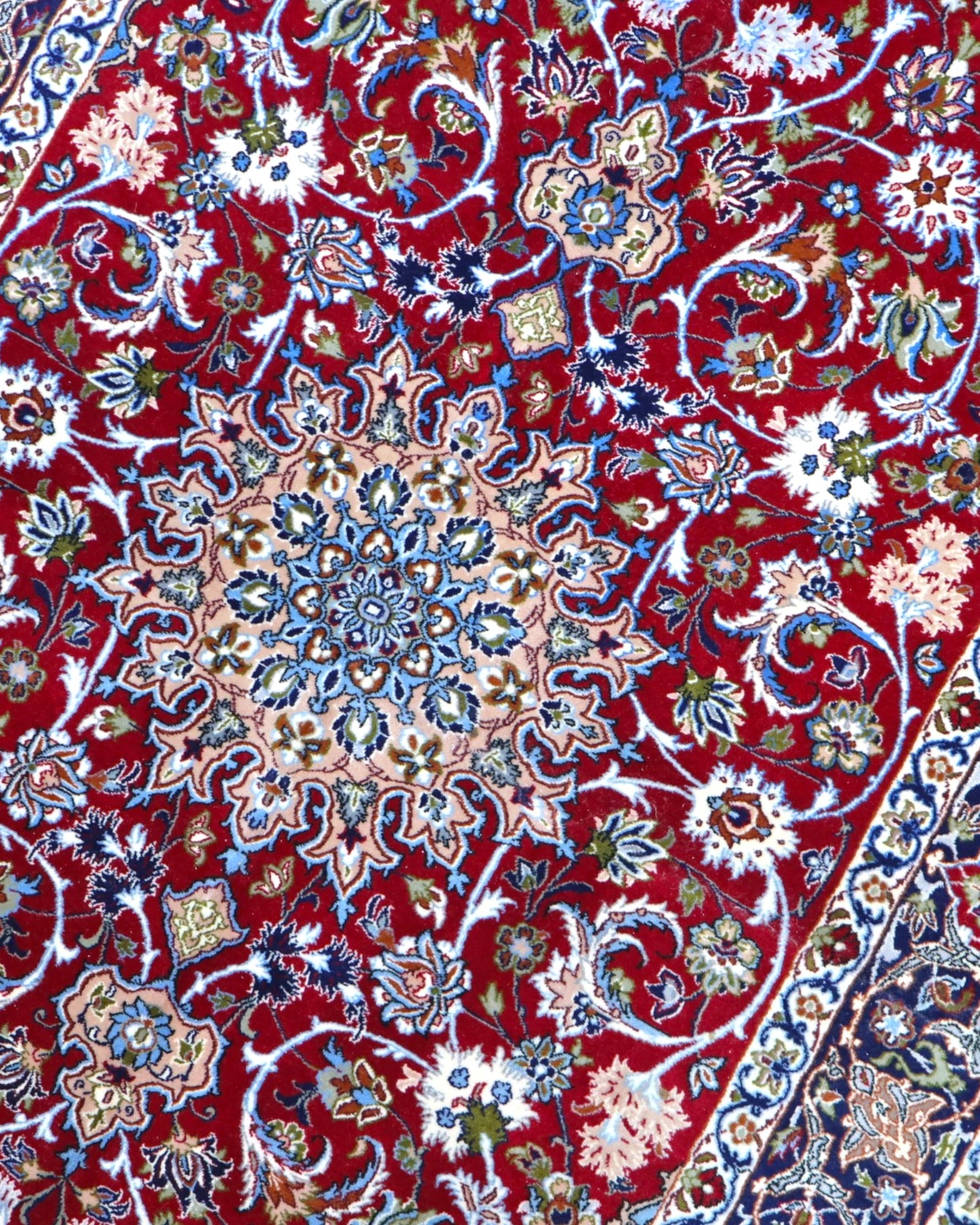 Tappeto annodato a mano Persiano 170x110 cm rosso e blu in ambiente raffinato