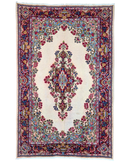 Tappeto Persiano Kirman 233x150 cm bianco e rosso, ideale per soggiorno elegante.
