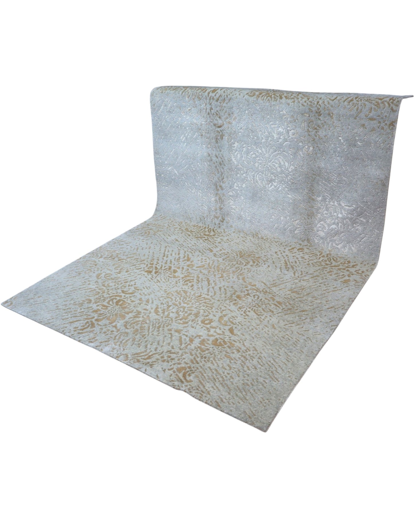 Tappeto 280x185 cm beige sabbia con disegno damascato per zona living luminosa.