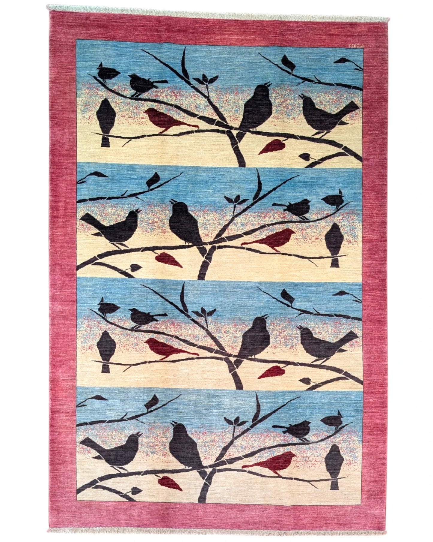 Tappeto 293x195 cm rosa e azzurro con uccelli stilizzati per soggiorno elegante.