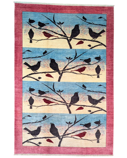 Tappeto 293x195 cm rosa e azzurro con uccelli stilizzati per soggiorno elegante.