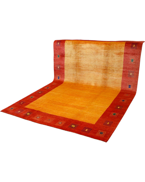 Tappeto 297x200 cm rosso terracotta con campo centrale arancio per camera elegante.