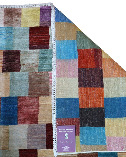 Tappeto 302x240 cm geometrico multicolore per sala da pranzo contemporanea.