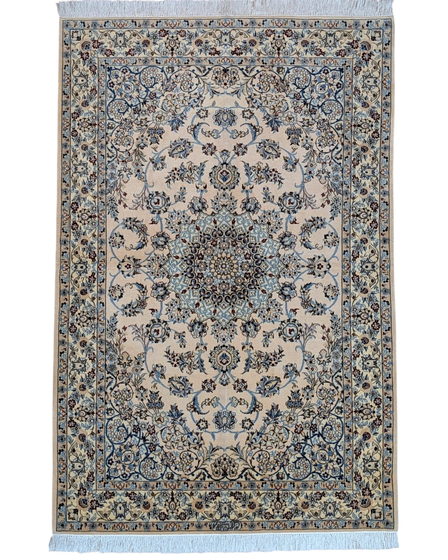 Tappeto Persiano Nain 174x116cm beige e blu in soggiorno elegante