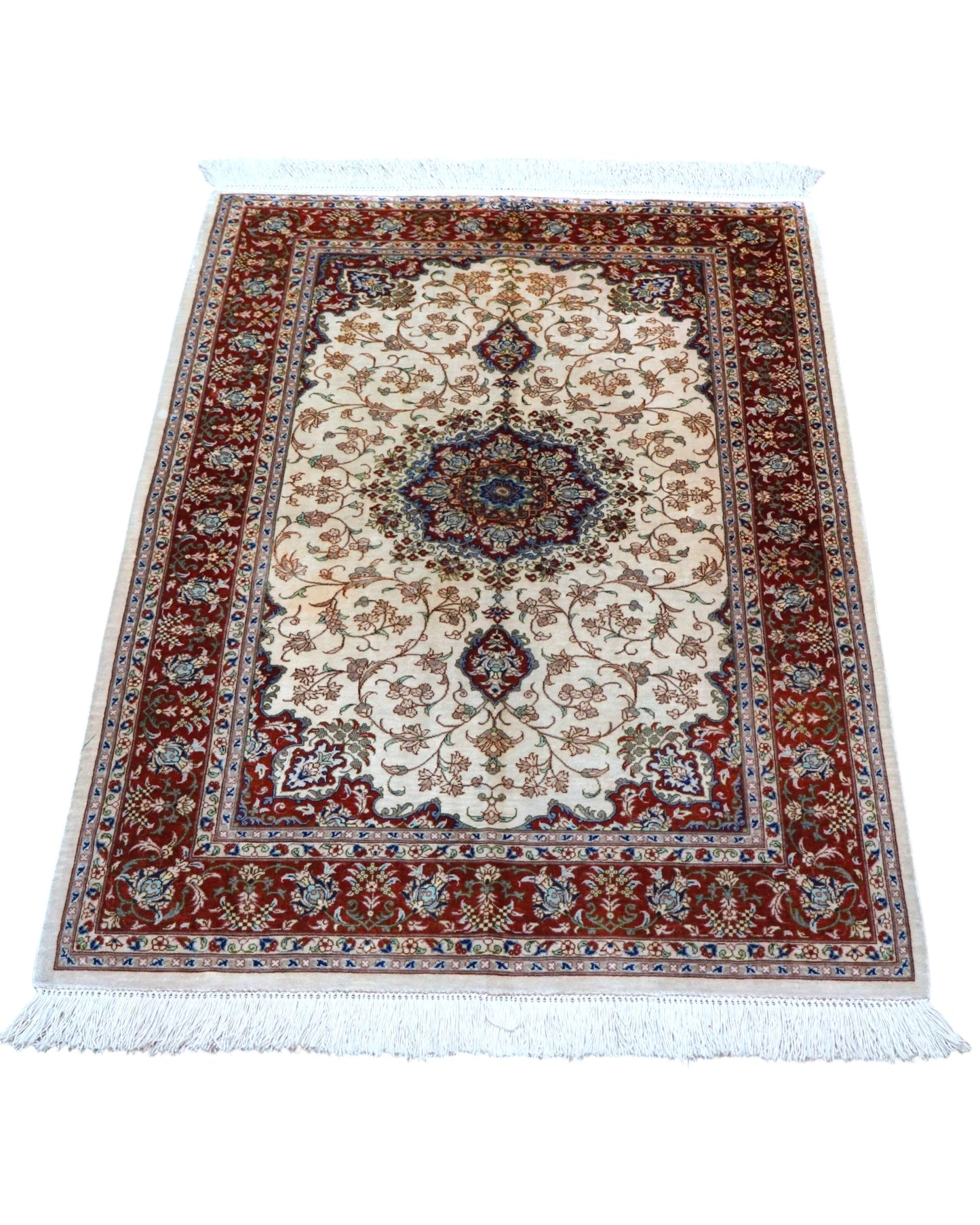 Raffinato tappeto 170x110 cm Isfahan con design floreale, perfetto per camera da letto