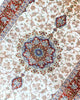 Dettaglio tappeto Isfahan 170x110 cm colori vegetali, perfetto per grandi spazi interni