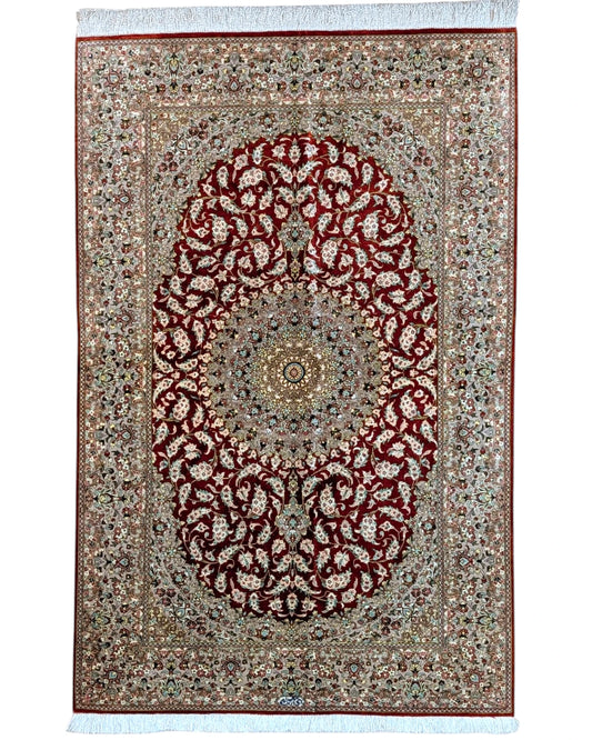 Tappeto Persiano Qom 152x97cm rosso con medaglione in soggiorno elegante