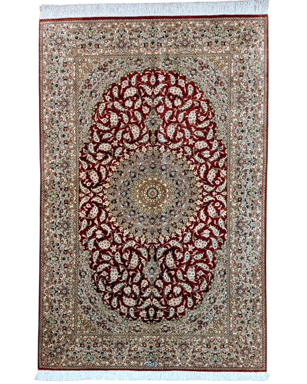 Tappeto Persiano Qom 152x97cm rosso con medaglione in soggiorno elegante