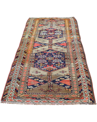 Tappeto Zanjan Antico 268x123 cm con medaglioni centrali e bordure decorative tradizionali.