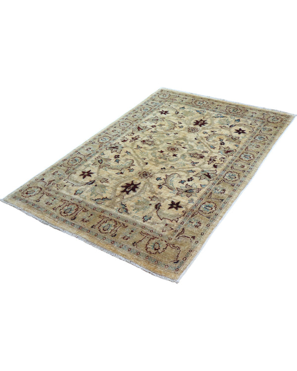 Tappeto Ziegler 182x125 cm con fondo beige e motivi floreali marroni e azzurri, tramato ed annodato a mano, provenienza Afghanistan.