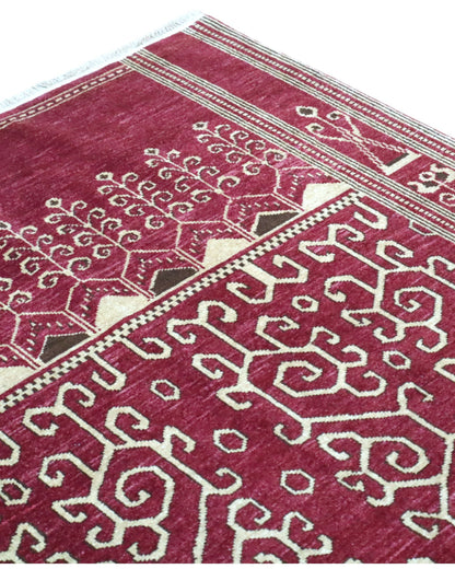 Tappeto Moderno persiano 271x183 cm con fondo bordeaux e motivi geometrici beige, tramato ed annodato a mano.