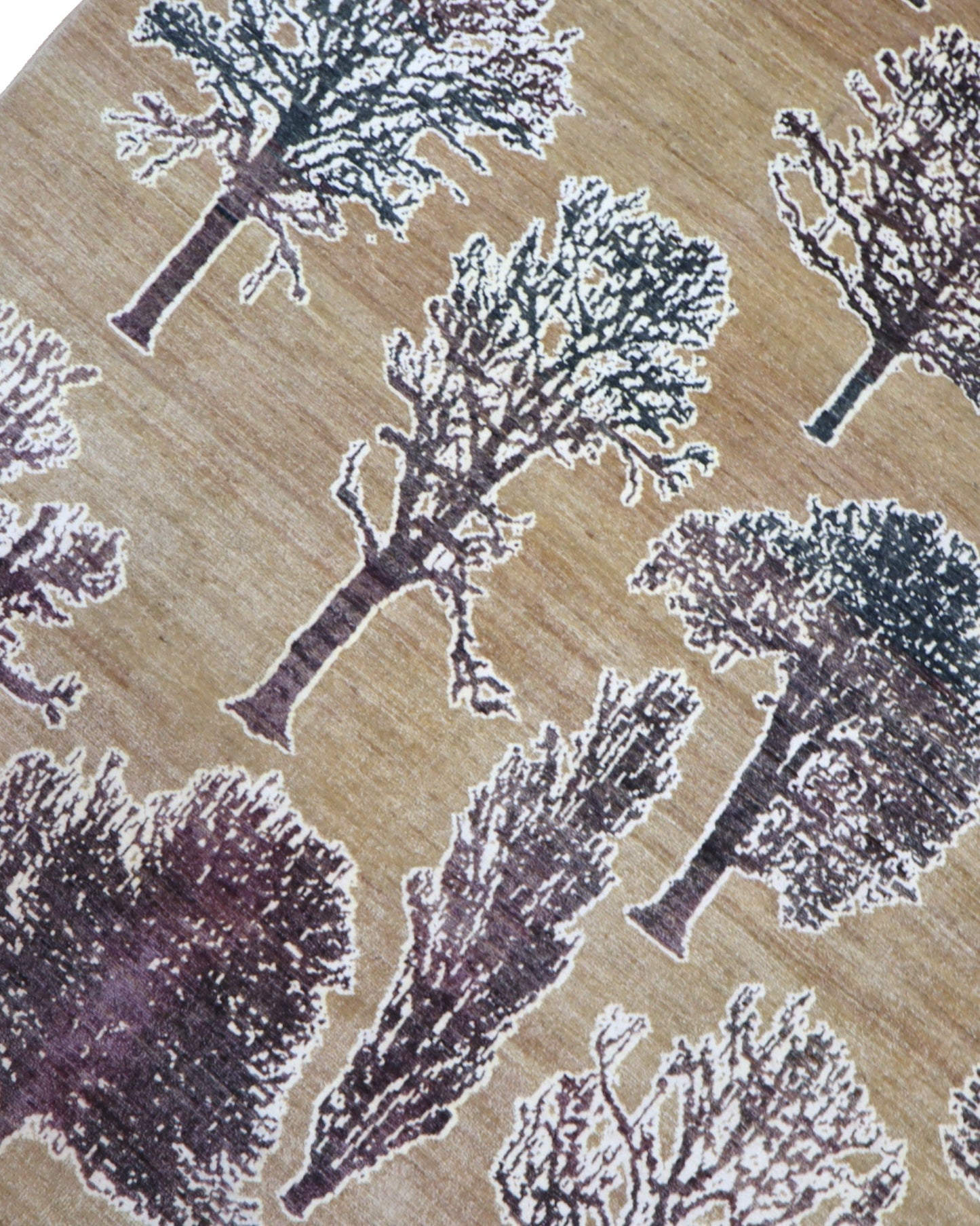 Tappeto moderno 300x202 cm Persia con motivo di alberi stilizzati su fondo beige, annodato a mano in lana naturale.