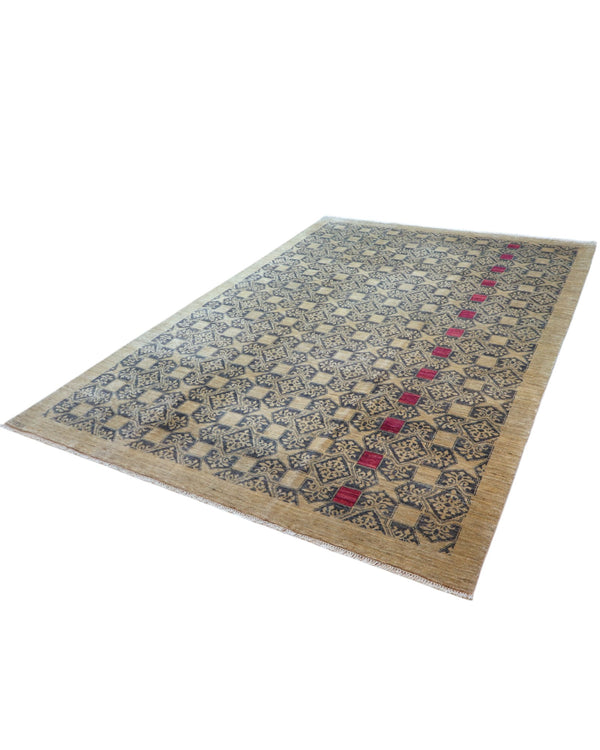 Tappeto Moderno persiano 313x206 cm con fondo beige neutro, motivi geometrici neri e dettagli fucsia, tramato ed annodato a mano.