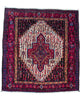 Tappeto persiano 138x130 cm rosso con medaglione geometrico in soggiorno elegante
