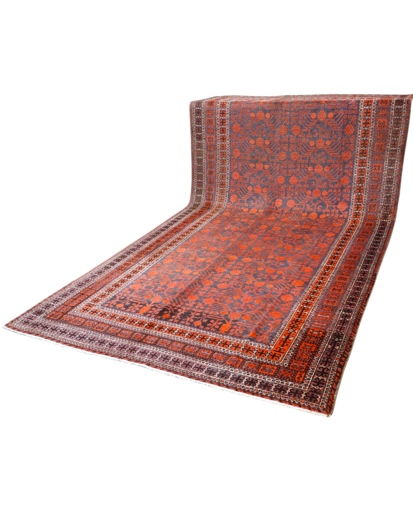 Tappeto Baluch persiano 376x191 cm rettangolare, annodato a mano, con motivi geometrici rossi e blu su fondo scuro.