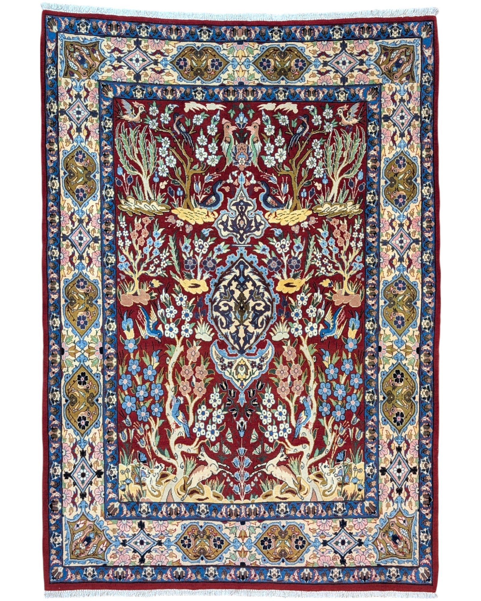 Tappeto Esfahan persiano “Giardino Incantato”, annodato a mano, fondo rosso melograno con alberi, cervi e uccelli, lana tinta vegetale, certificato di autenticità incluso.