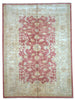 Tappeto Farahan Ziegler rosso con cornice beige e motivi floreali, annodato a mano in Afghanistan in lana e cotone con colori vegetali.