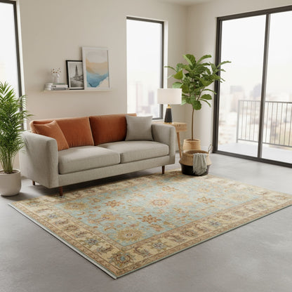 Tappeto Farahan Ziegler turchese chiaro con cornice beige e motivi floreali, annodato a mano in Afghanistan in lana e cotone con colori vegetali.