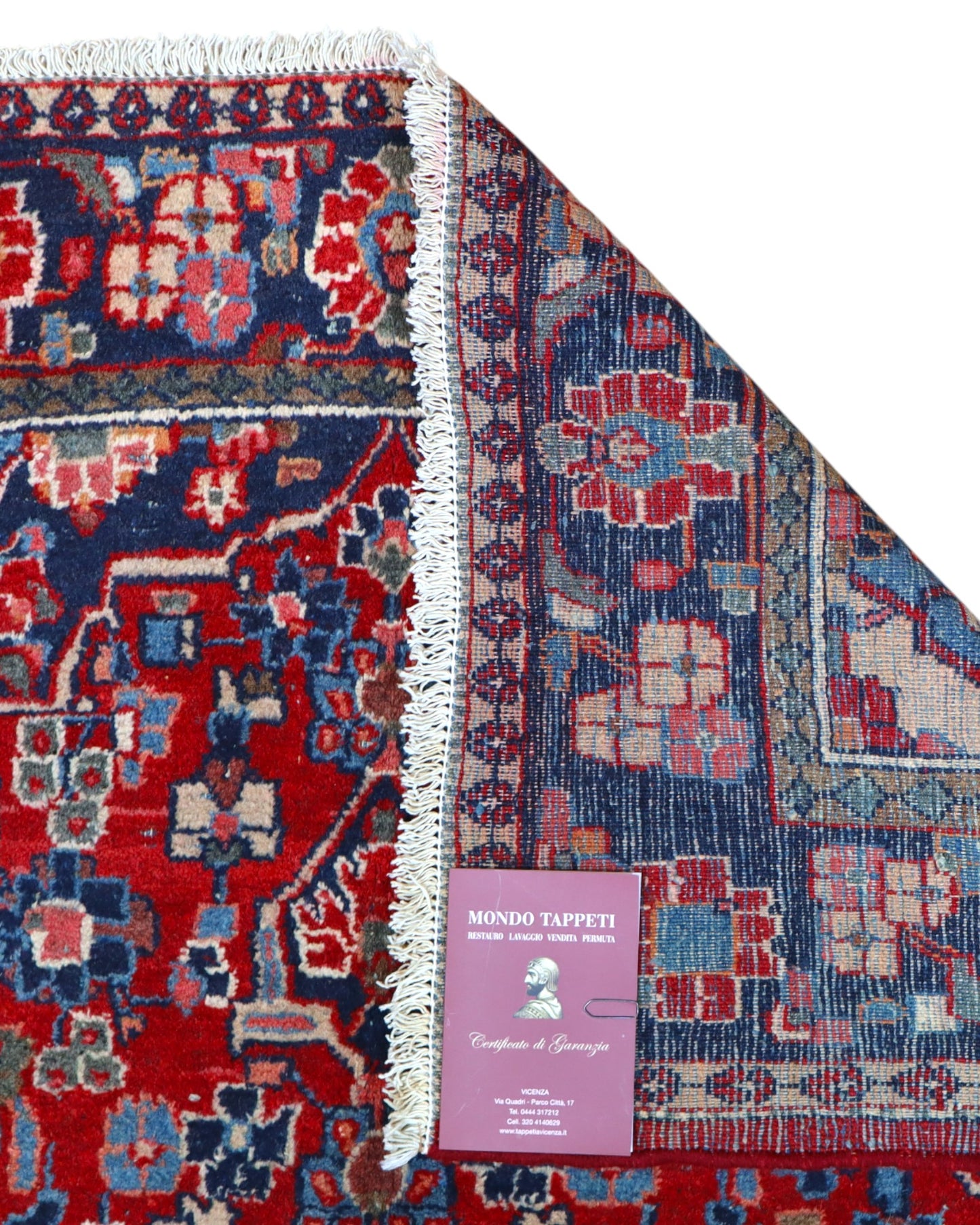 Tappeto Hamedan 190x127 cm annodato a mano, rettangolare, fondo rosso con motivi floreali e geometrici, realizzato in cotone e lana con colori vegetali.