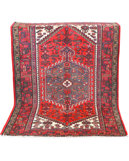 Tappeto Hamedan 191x126 cm annodato a mano, rettangolare, fondo rosso con dettagli geometrici, realizzato in cotone e lana con colori vegetali.