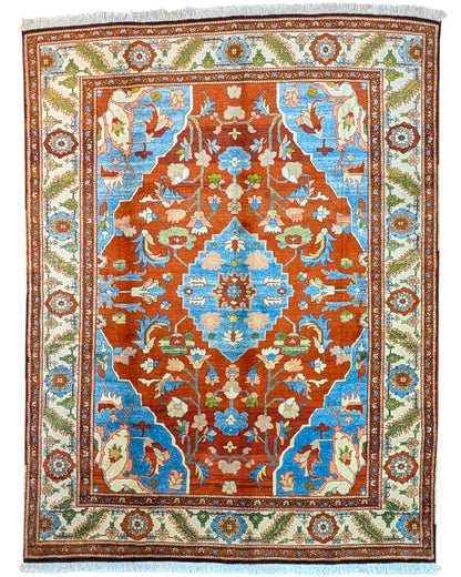 Tappeto Heriz 240x320 cm persiano annodato a mano con fondo rosso e dettagli azzurri e avorio.