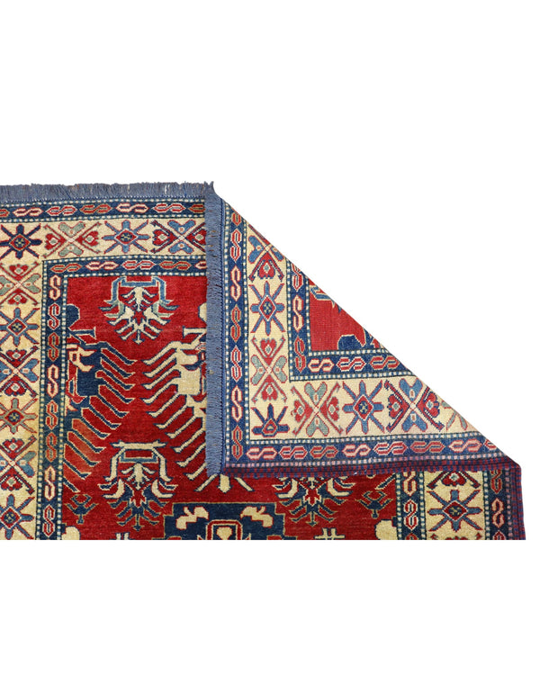 Tappeto Kazak rosso con cornice beige e motivi geometrici, annodato a mano in Afghanistan in lana e cotone con colori vegetali.