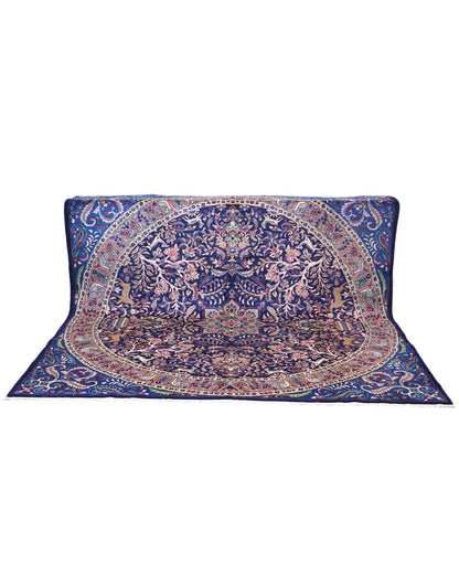 Tappeto Kerman quadrato 261x264 cm, annodato a mano in lana e cotone con colori vegetali, fondo blu con dettagli floreali e medaglione centrale persiano.