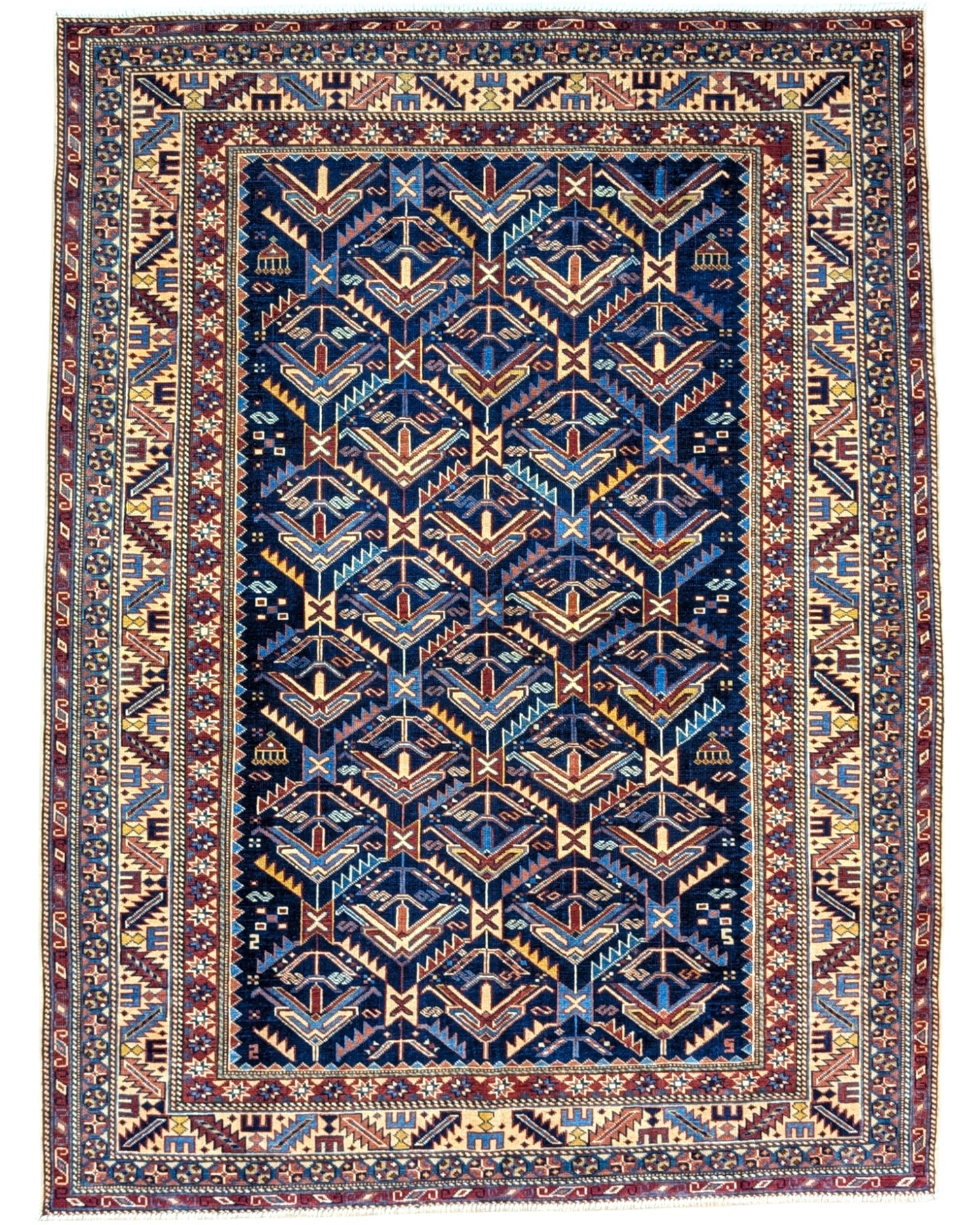 Tappeto Shirvan rettangolare 198x150 cm, fondo blu con cornice beige e motivo geometrico, annodato a mano in lana con colori vegetali, provenienza Afghanistan.