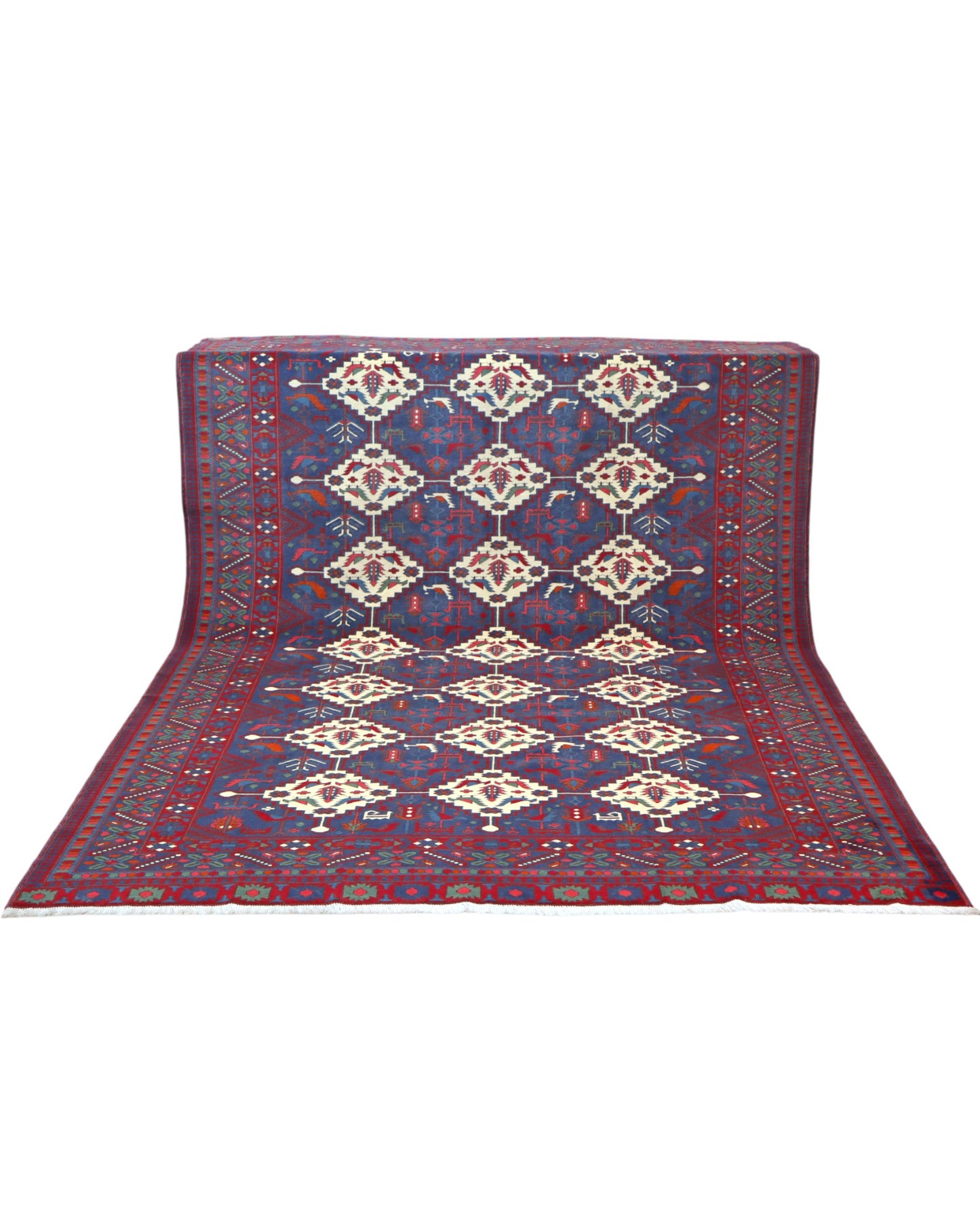 Tappeto afgano 289x196 cm, tramato ed annodato a mano, fondo blu con motivi geometrici in avorio e rosso. Eleganza e tradizione artigianale.
