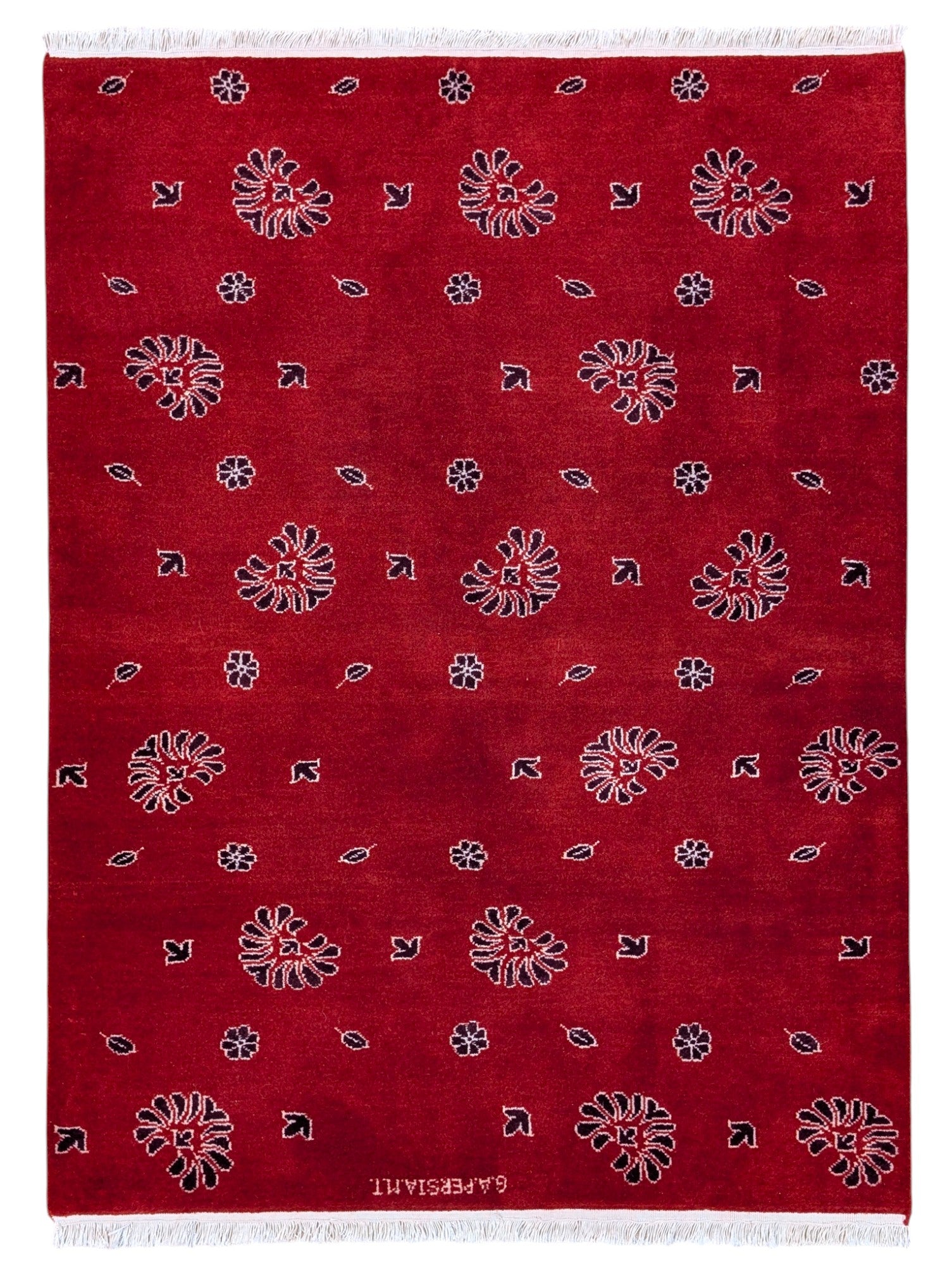  Tappeto moderno 148x107 cm annodato a mano in Persia, fondo rosso con motivi floreali stilizzati, lana e colori vegetali.