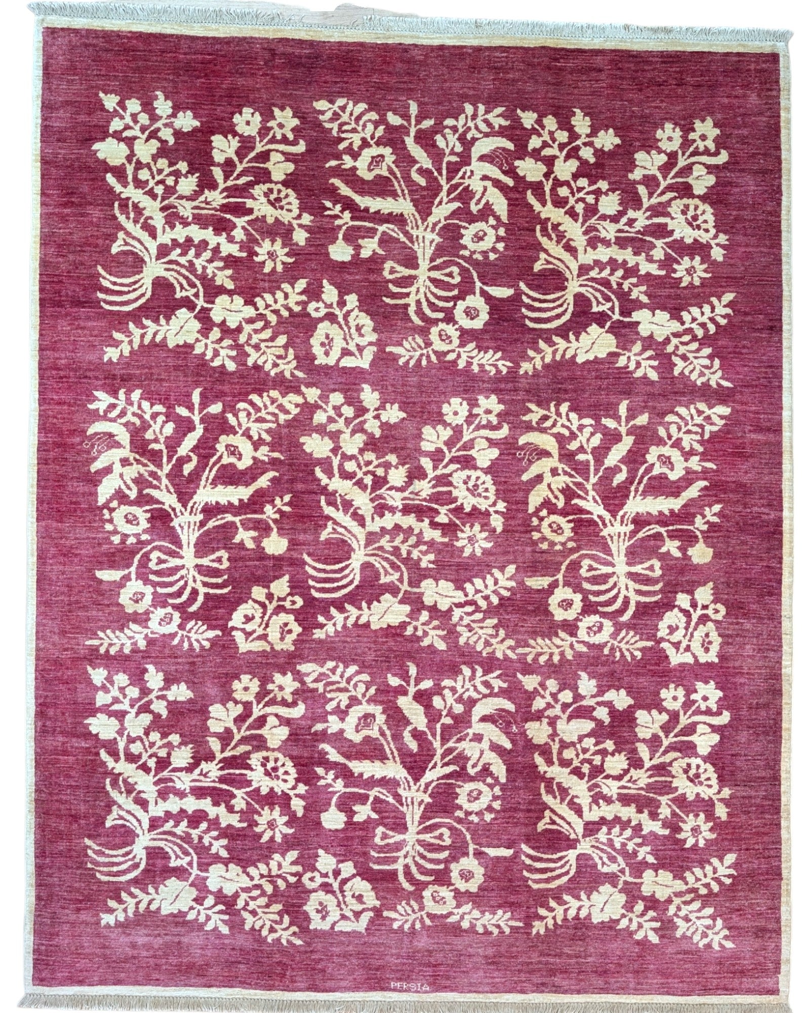 Tappeto moderno 225x178 cm Persia con fondo bordeaux e motivi floreali in avorio, annodato a mano in lana e cotone.