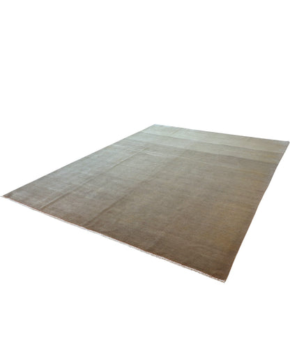 Tappeto moderno "Serenità Naturale", 367x273 cm, beige con sfumature tono su tono, minimalismo e raffinatezza, certificato di autenticità incluso.