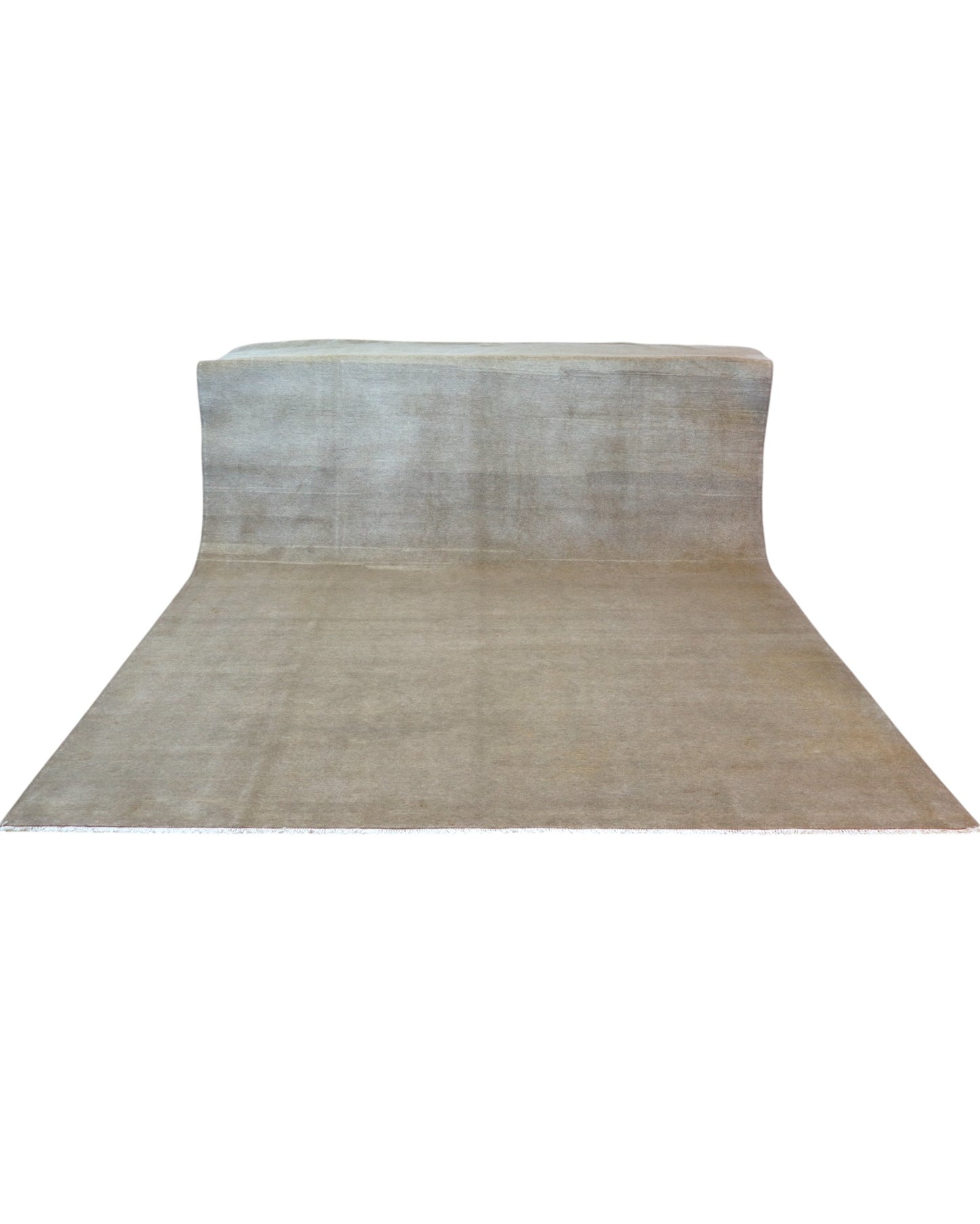 Tappeto moderno "Serenità Naturale", 367x273 cm, beige con sfumature tono su tono, minimalismo e raffinatezza, certificato di autenticità incluso.
