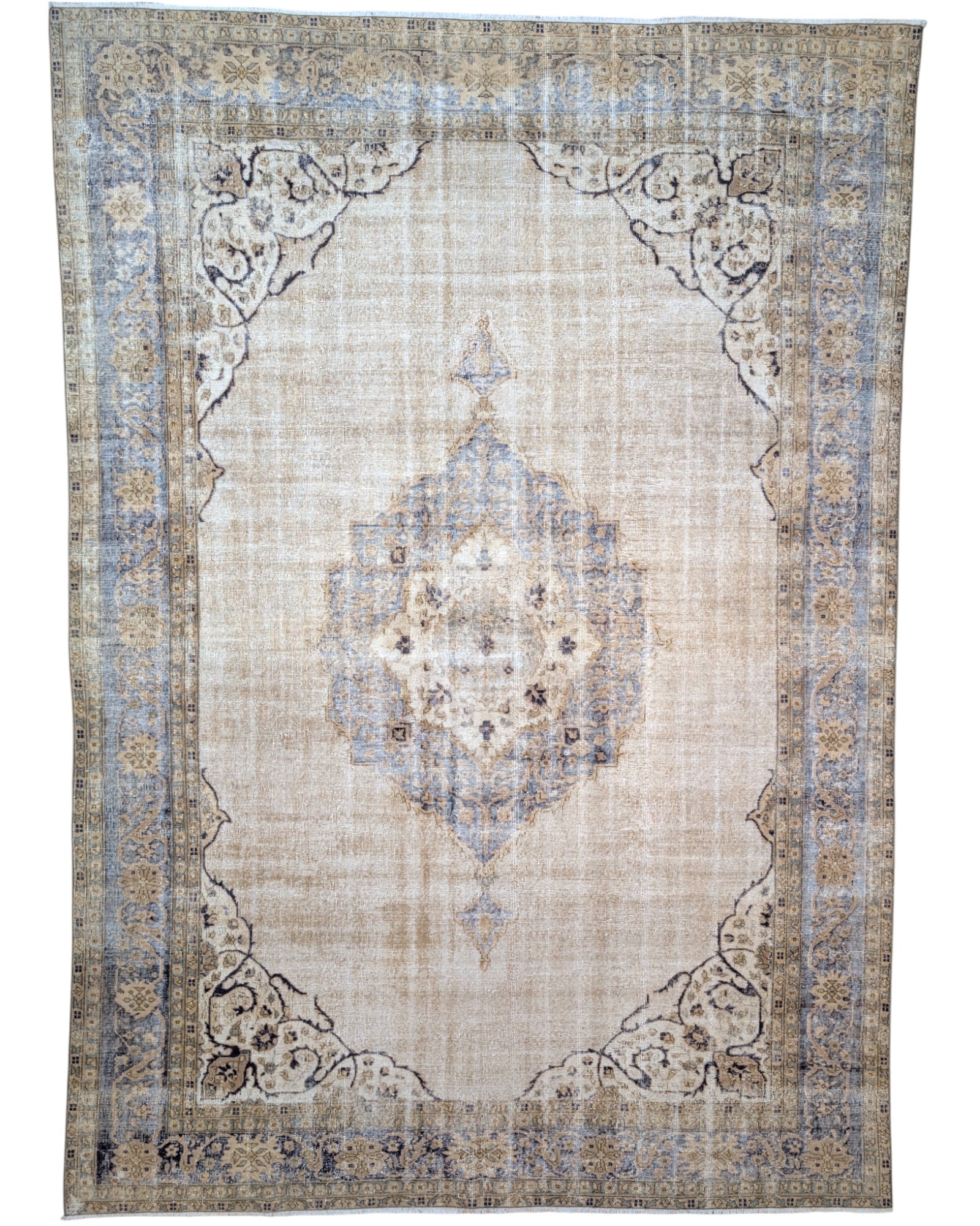 Tappeto vintage 347x244 cm, annodato a mano, fondo beige, cornice marrone bruciato, medaglione centrale e motivi decorativi, certificato di autenticità incluso.