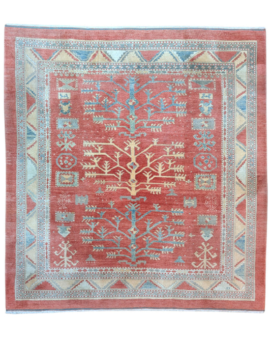 Tappeto Ziegler 248x230 cm con fondo rosso, Albero della Vita e bordure geometriche azzurre e avorio, tramato ed annodato a mano, provenienza Afghanistan.